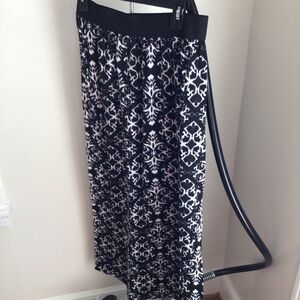 Joe B by Joe Benbasset Elastic Waist Maxi Skirt in a Black and White ikat